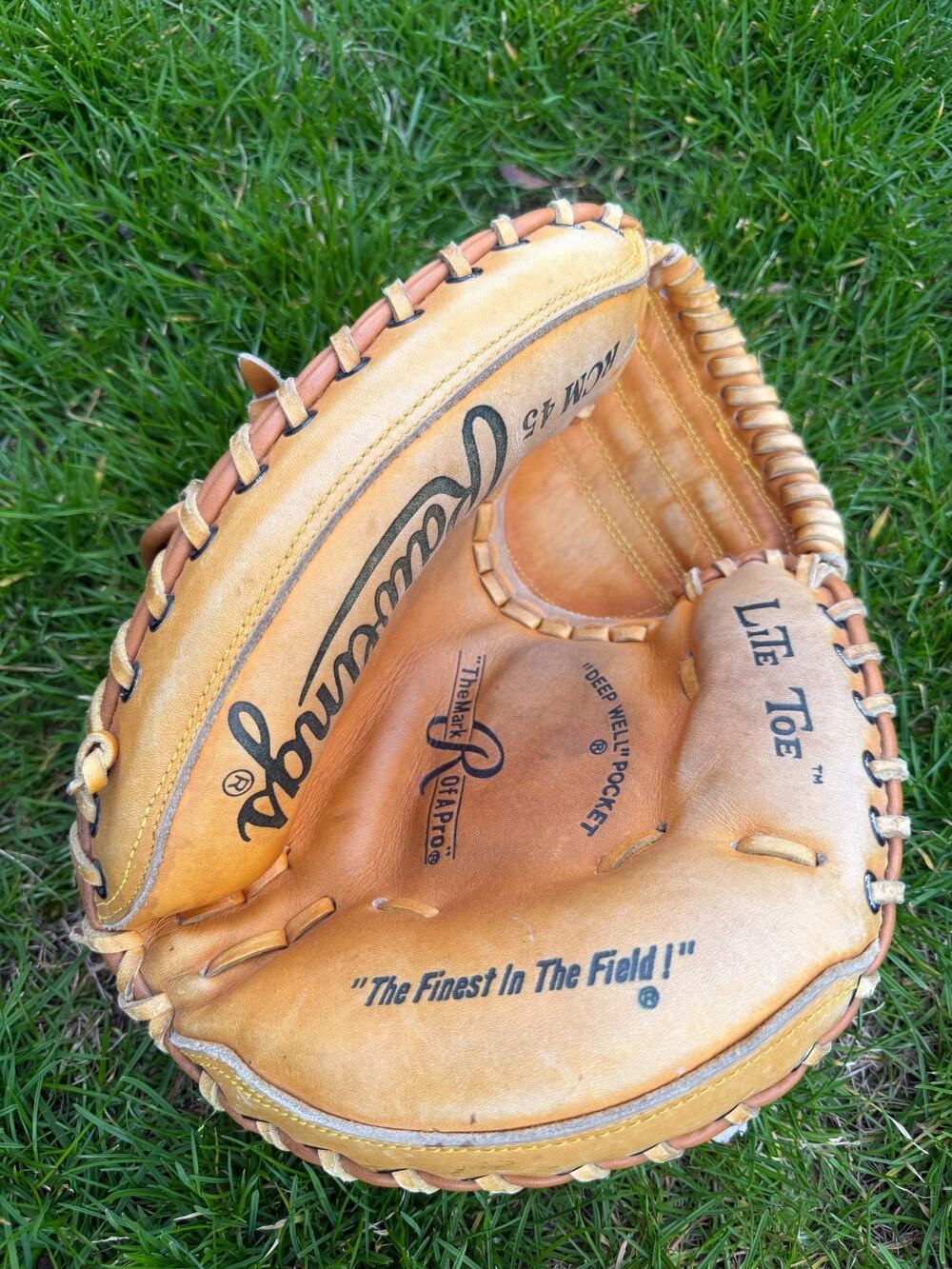 Rawlings RCM45 Catcher’s Mitt 32.5” Lite Toe – The Mark of a Pro – Game Ready